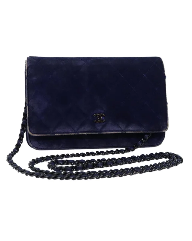 Chain Shoulder Bag with CC Logo and Moquette Detailing